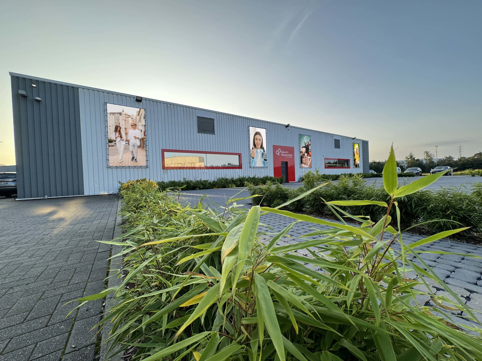 Distributie - Quality Production - Foto gebouw